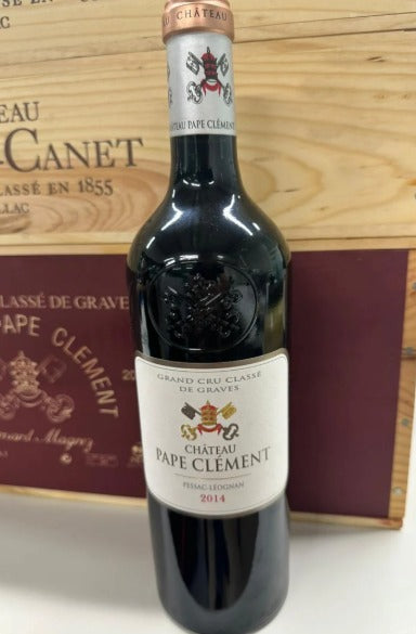 Caixa com 12 unidades - Château Pape Clement 2014
