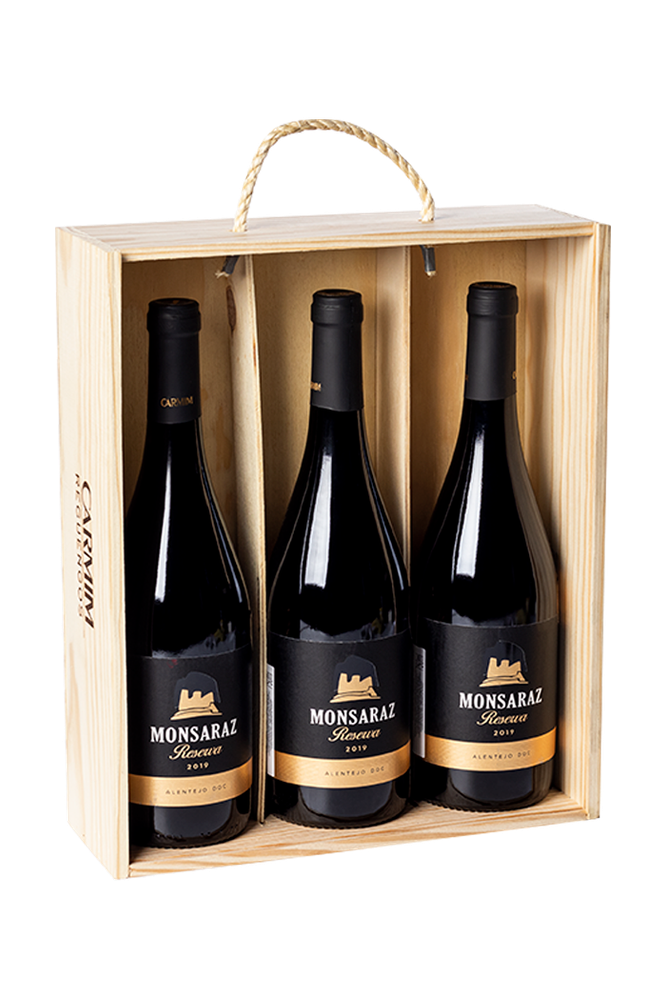 Kit Vinho Tinto Português Carmim Monsaraz Reserva com 3 Garrafas 750 ml em Caixa de Madeira 2022