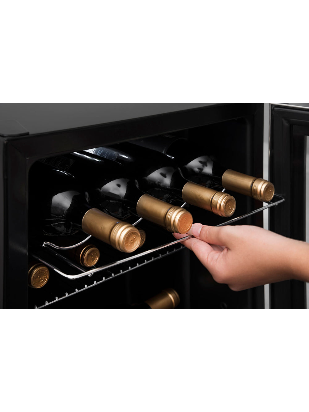 Adega Suggar Cannes 18 Garrafas Preta 110V AD1811PT