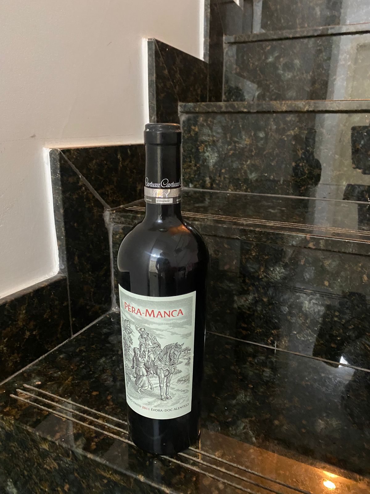 Pêra Manca Tinto 2011 c/ Caixa de Madeira